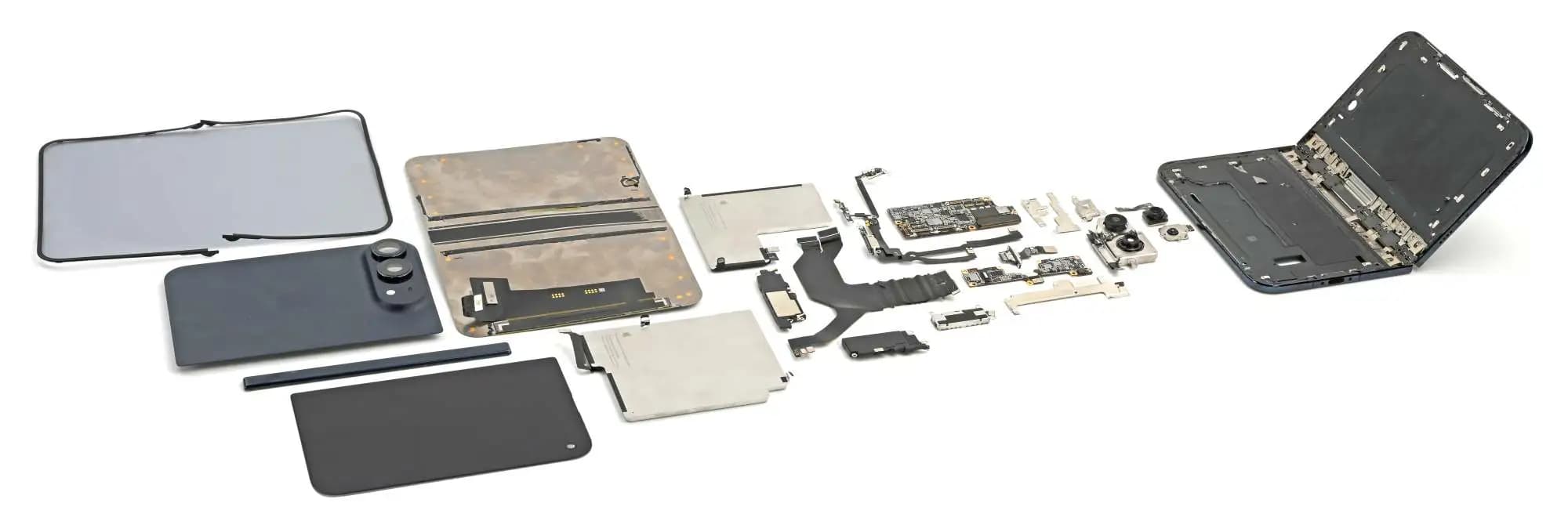 iFixit iPhone Duo’yu Parçalarına Ayırdı: Ekran Neden Bozuluyor?