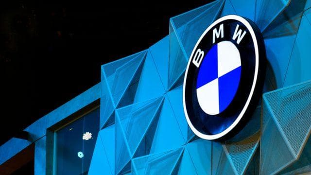BMW, Yapay Zekâ Desteğiyle Yönetim Kadrosunu Küçültmeye Hazırlanıyor