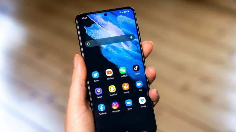 One UI 9, Galaxy telefonlarda Hızlı Panel ve ana ekranı daha esnek hale getiriyor