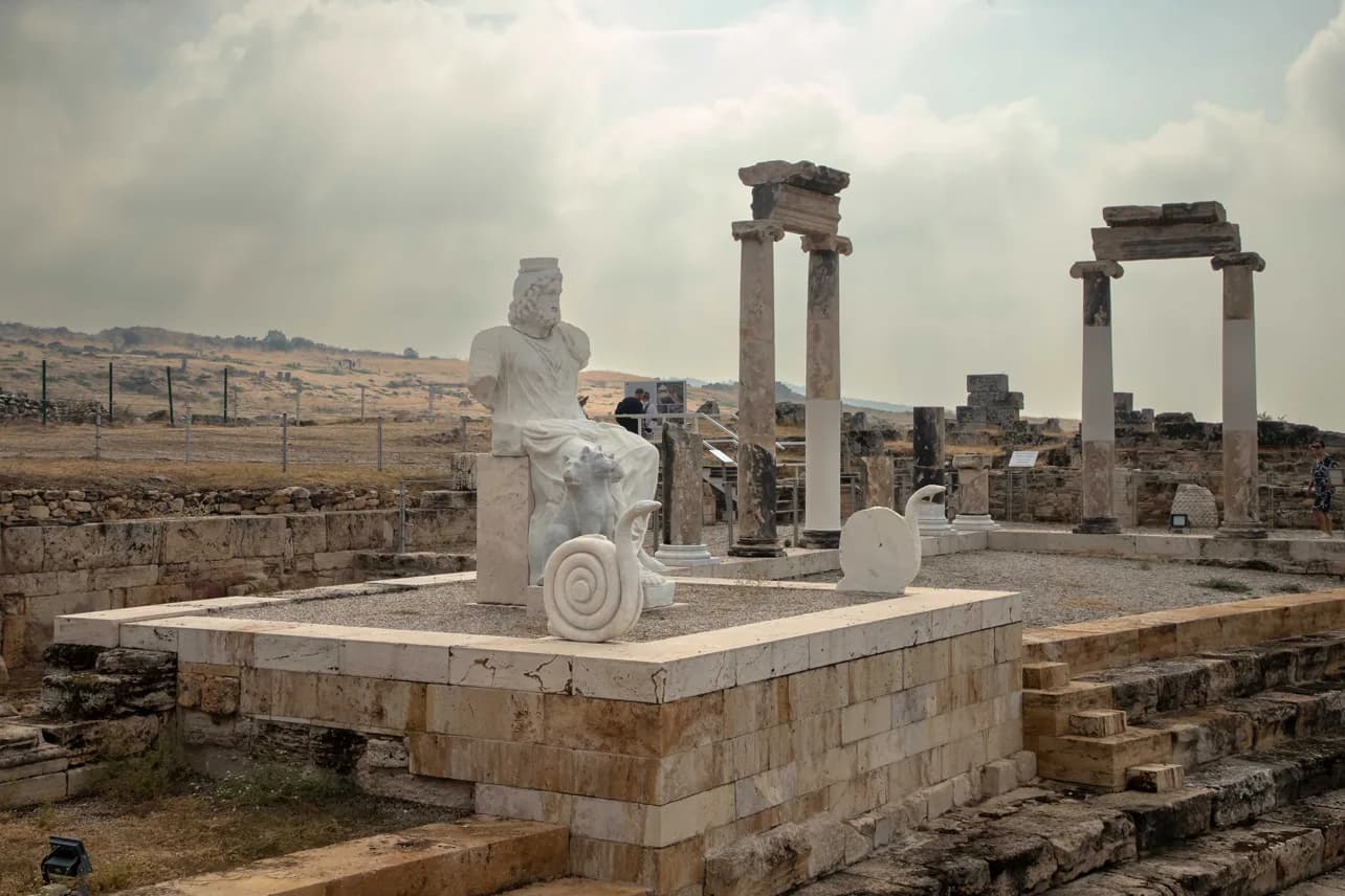 Drone ve termal kameralar Hierapolis’in altındaki sırları ortaya çıkarıyor