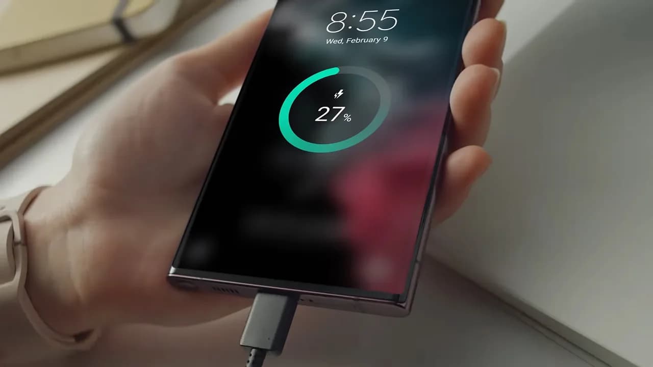 One UI 9.0, Bazı Galaxy Telefonlarda Şarj Gücünü Erken Düşürüyor